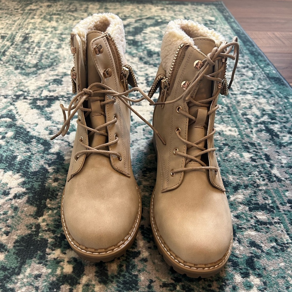NWOT beige combat boots
